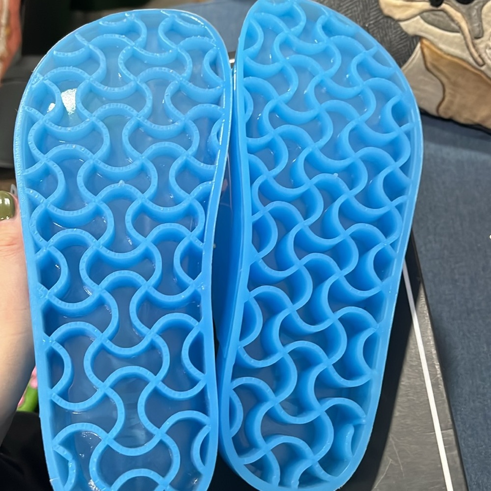 NEW MIA bright blue jelly sandals - Picture 5 of 6